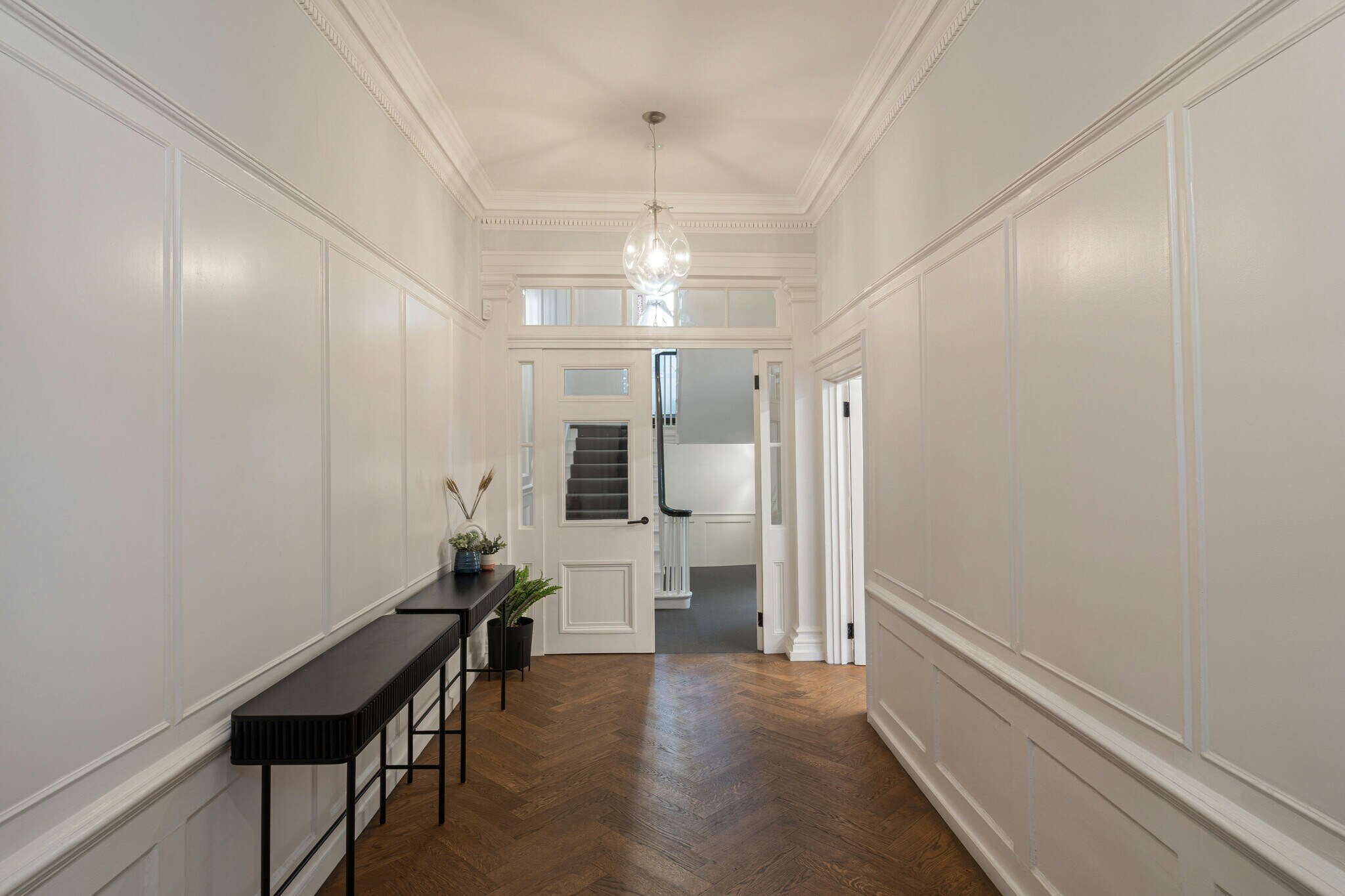 4 Bloomsbury Pl, London to rent Interior Photo- Image 1 of 16