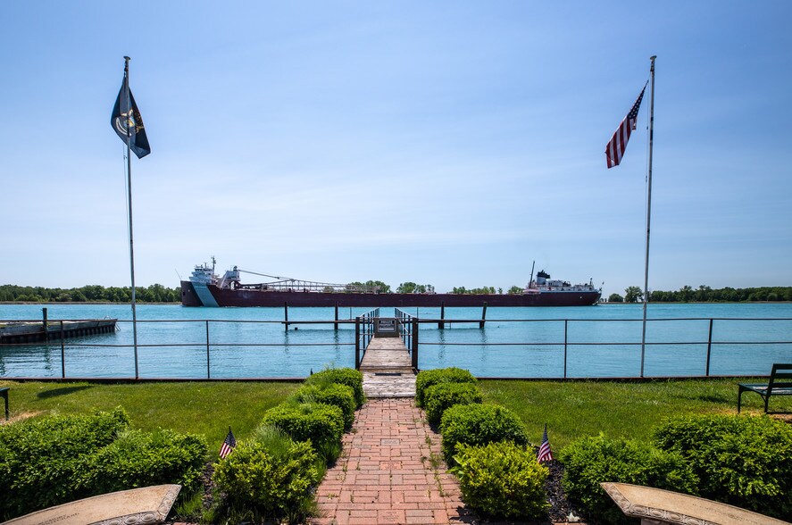 3074 S Channel Dr, Harsens Island, MI 48028 UK