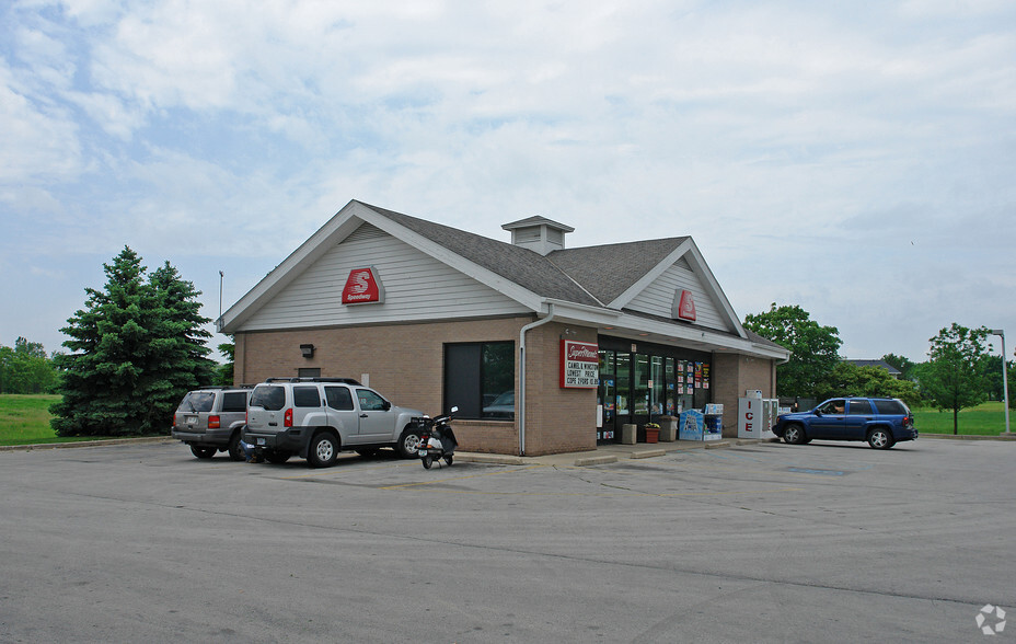 Retail in Franklin, WI for sale - Primary Photo - Image 1 of 1