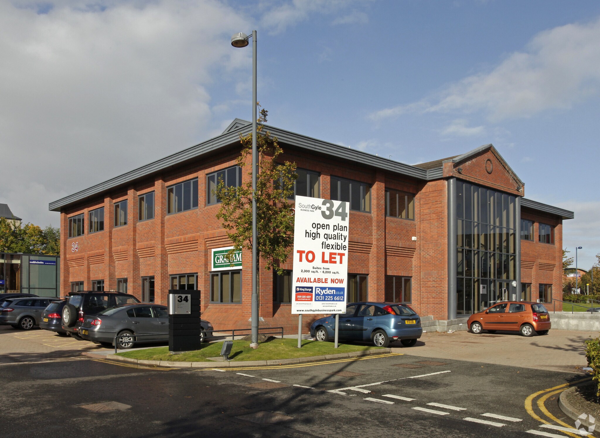 34 South Gyle Cres, Edinburgh for sale Primary Photo- Image 1 of 1