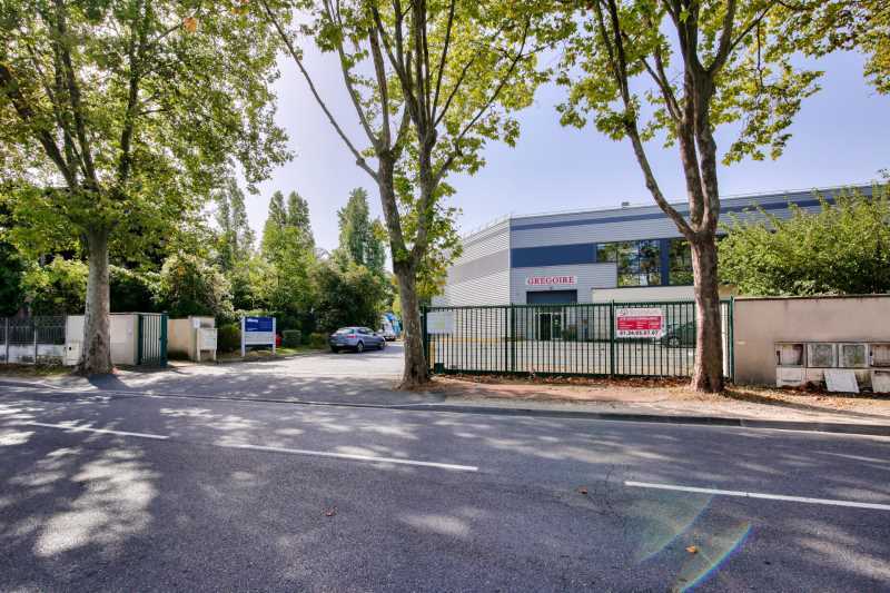 Light Industrial in Le Blanc-Mesnil to rent - Building Photo - Image 3 of 8