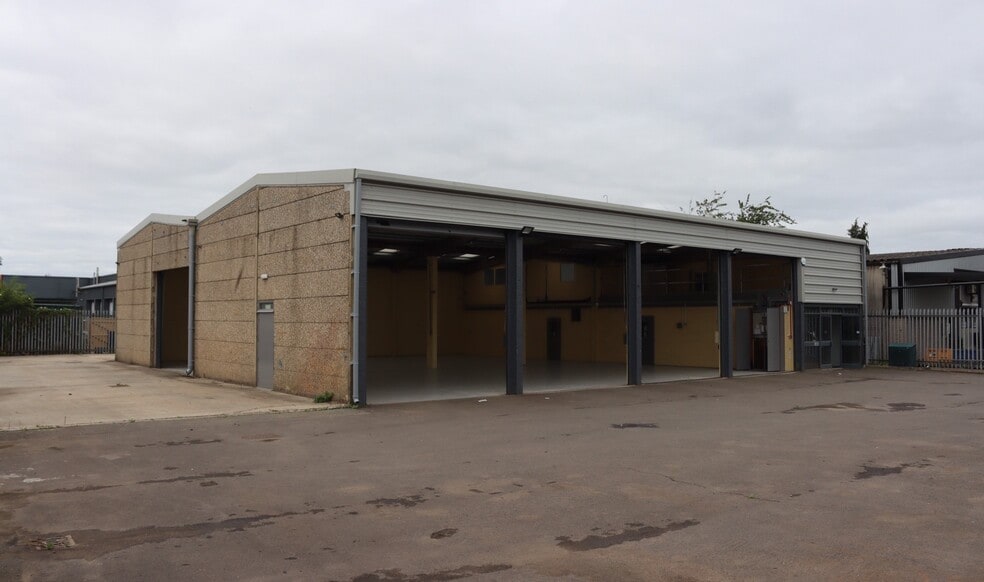 Unit 16 Westfield Rd, Guildford for sale - Building Photo - Image 1 of 1