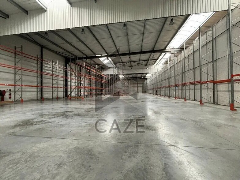 Light Industrial in Blanquefort to rent - Interior Photo - Image 2 of 7