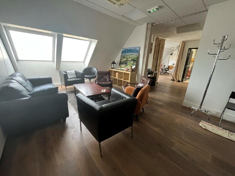 Office in Boulogne-Billancourt to rent - Interior Photo - Image 3 of 17