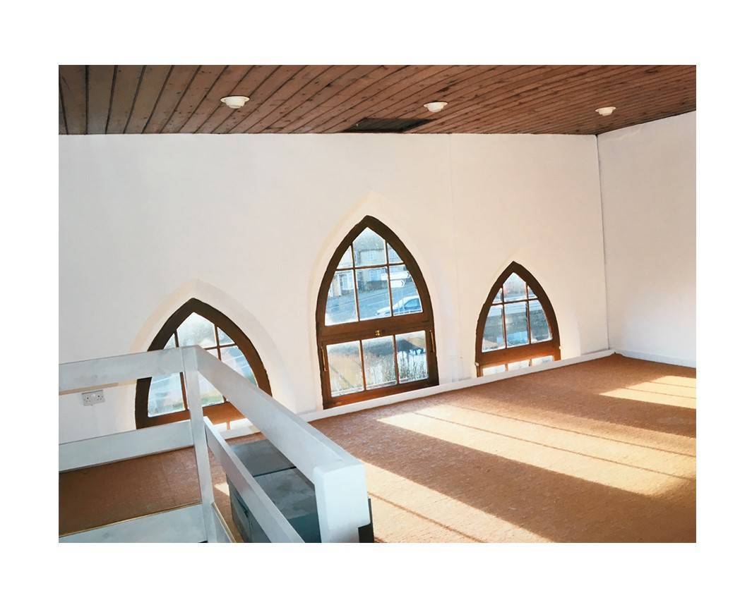 High St, Lane End to rent Interior Photo- Image 1 of 3