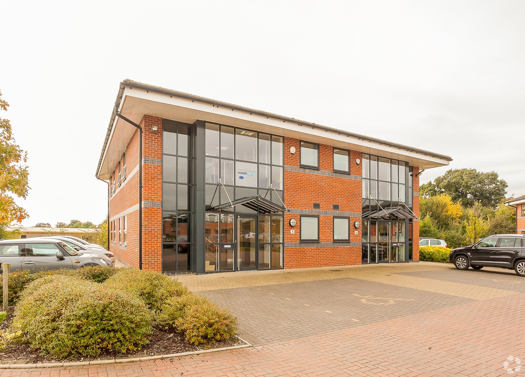 Clywedog Rd S, Wrexham to rent Primary Photo- Image 1 of 4