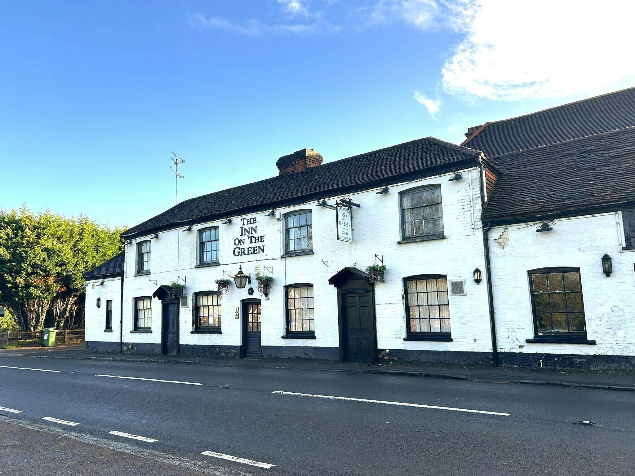 Stane St, Ockley to rent Building Photo- Image 1 of 12