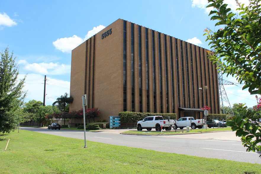 5555 West Loop South, Bellaire, TX for rent - Building Photo - Image 1 of 13