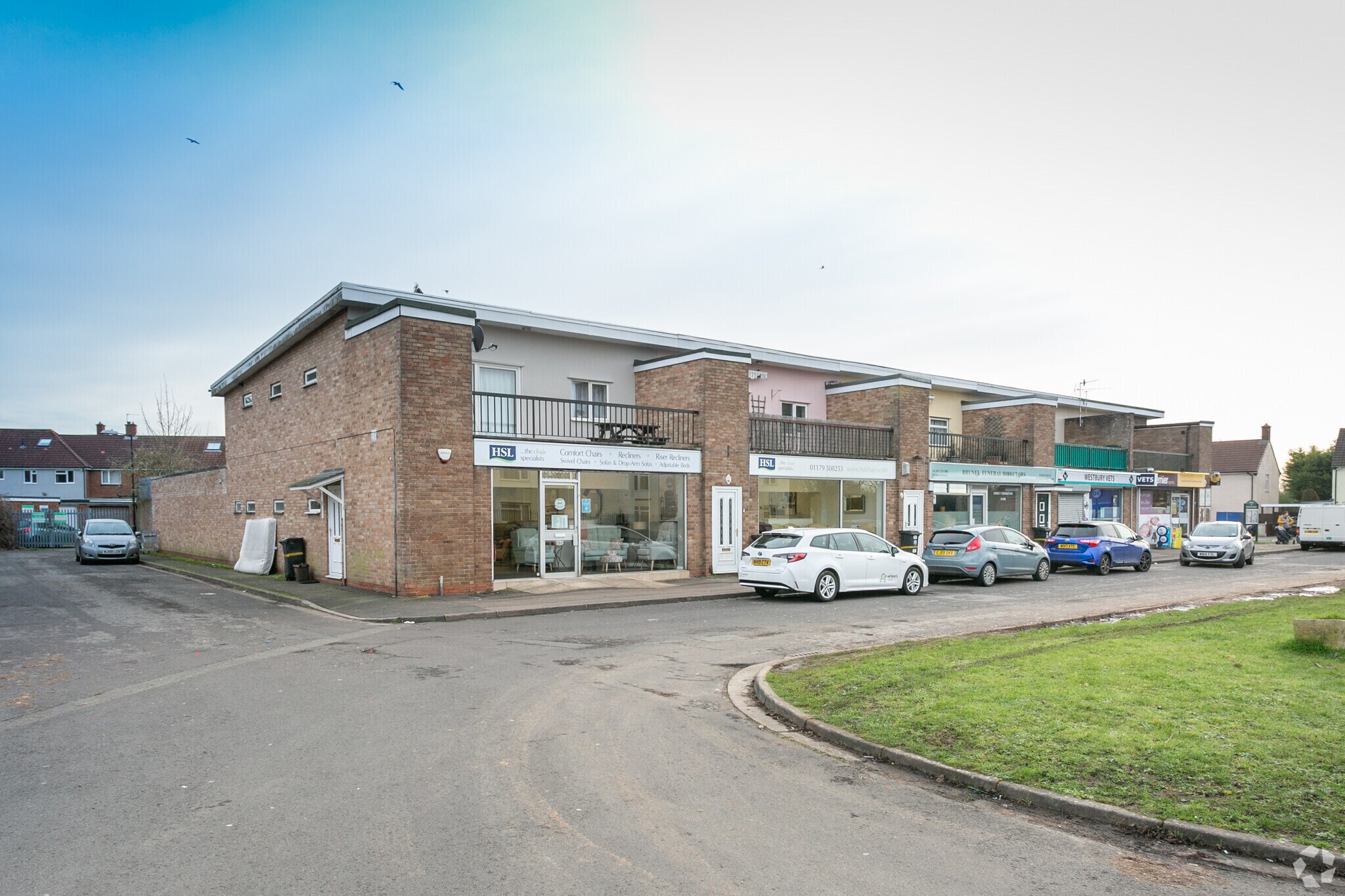 1-5 Concorde Dr, Bristol for sale Primary Photo- Image 1 of 1