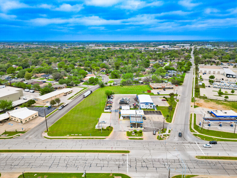 901 Marlene Drive, Euless, TX for sale - Building Photo - Image 3 of 6