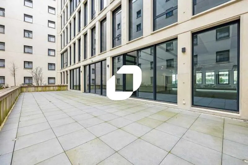 Office in Villejuif to rent - Building Photo - Image 3 of 24