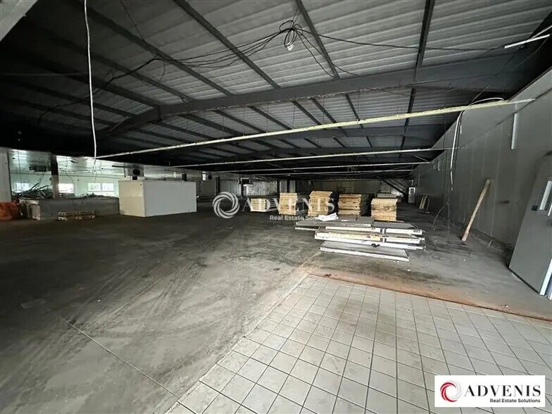 Light Industrial in Lormont to rent - Building Photo - Image 3 of 12