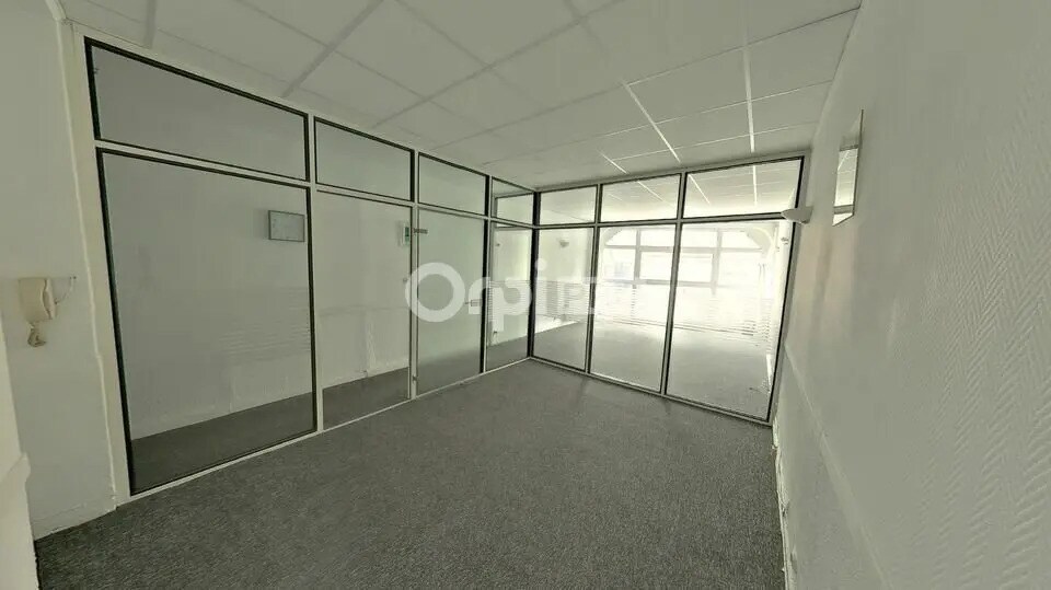 Office in Lille to rent Interior Photo- Image 1 of 5