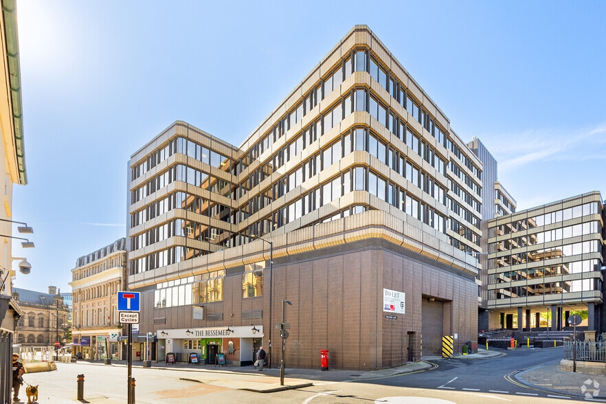 Balm Green, Sheffield to rent - Building Photo - Image 3 of 6