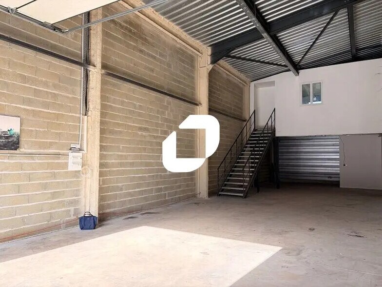 Light Industrial in Mérignac to rent - Interior Photo - Image 1 of 8