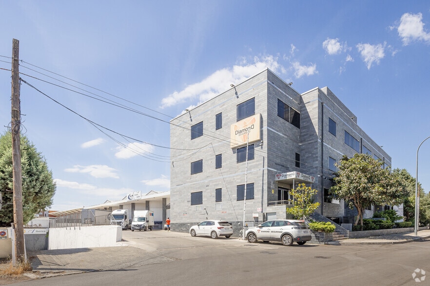 Office in Coslada, Madrid for sale - Building Photo - Image 2 of 3