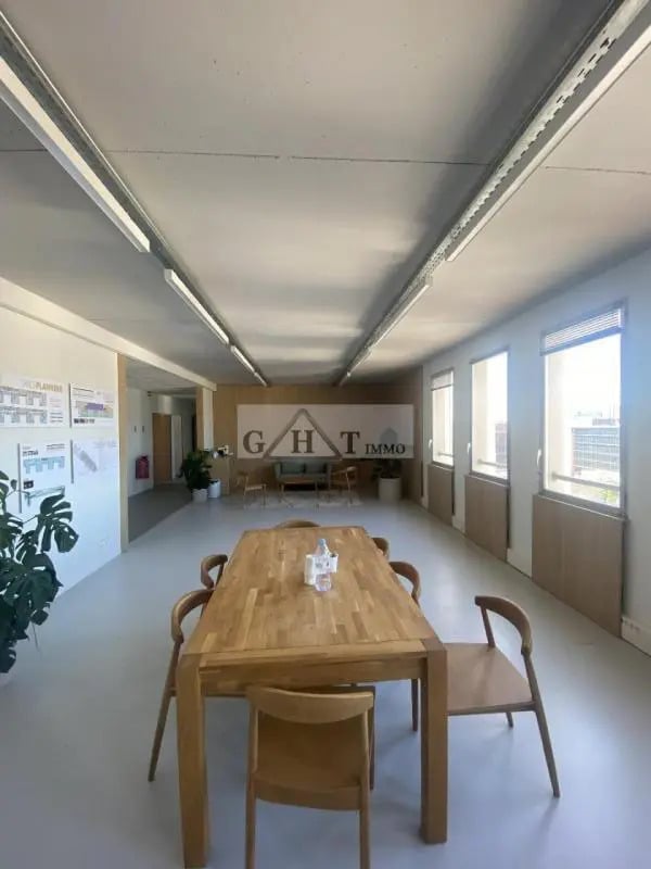 Vente Bureaux 500 m² - Photo 1