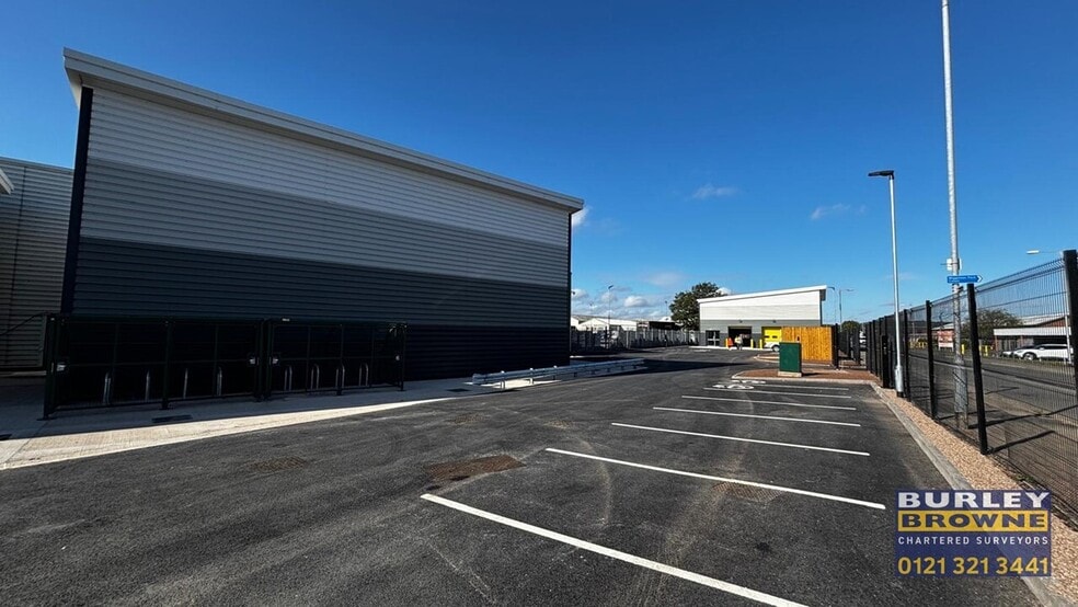 Lichfield Rd, Tamworth to rent - Building Photo - Image 3 of 21