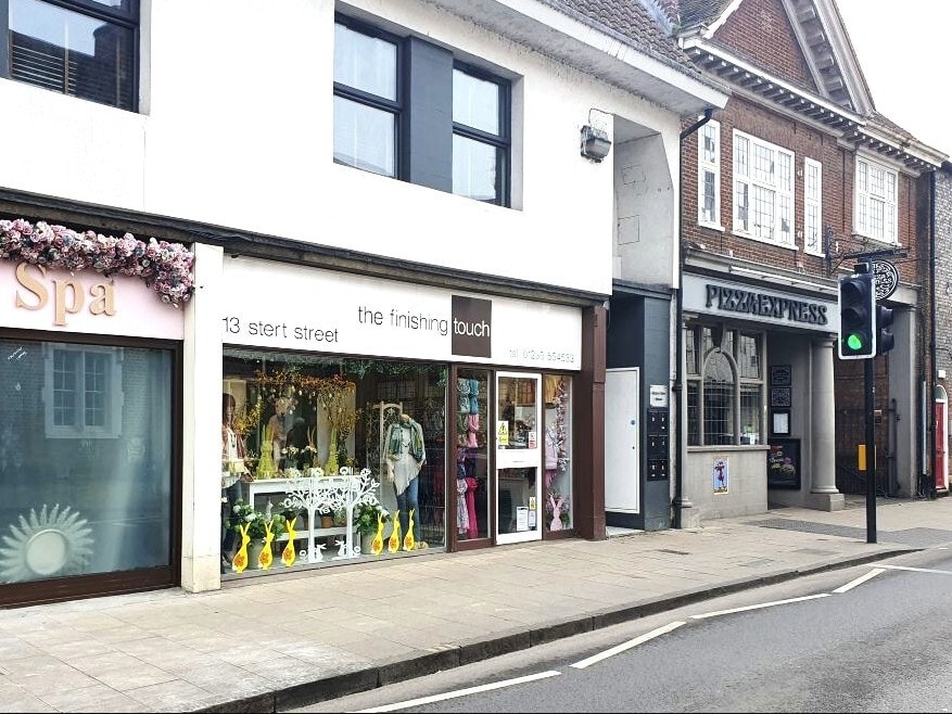 13 Stert St, Abingdon to rent Building Photo- Image 1 of 2