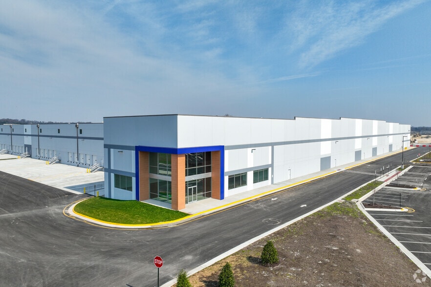 210 Centreport Pky, Fredericksburg, VA for sale - Building Photo - Image 1 of 1