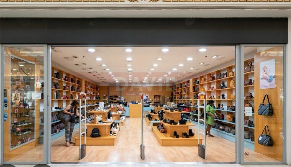 Retail in Granollers, Barcelona to rent - Interior Photo - Image 1 of 3