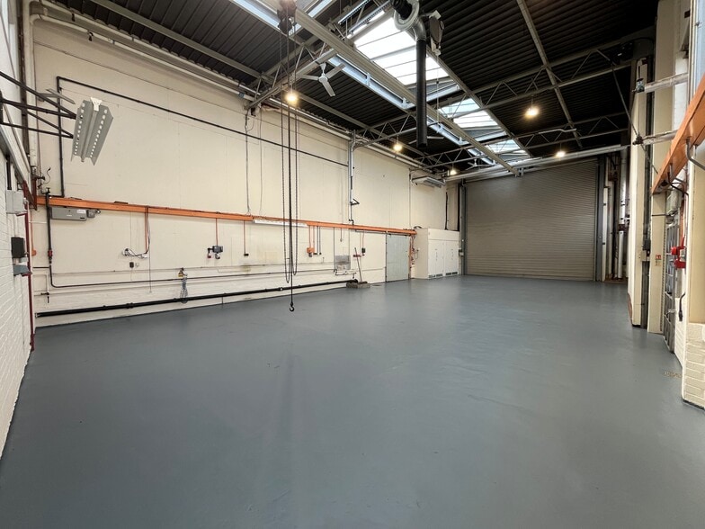 42 Wrest Park, Silsoe to rent - Building Photo - Image 2 of 16