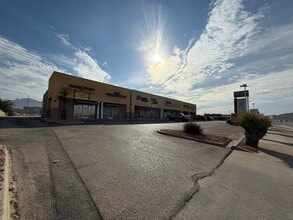 1060 Doniphan Park Cir, El Paso, TX to rent Building Photo- Image 2 of 2