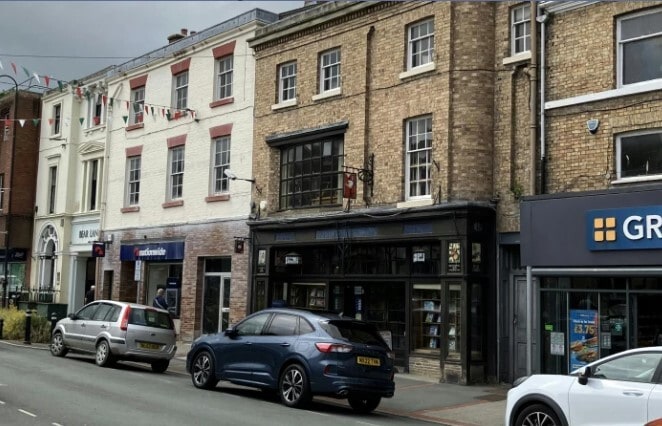 24 High St, Newtown to rent Primary Photo- Image 1 of 2