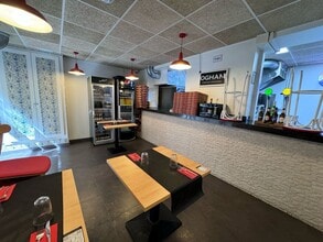 Retail in Barcelona, Barcelona to rent Interior Photo- Image 2 of 18
