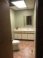 75 E Division St, Mundelein, IL to rent Interior Photo- Image 2 of 9