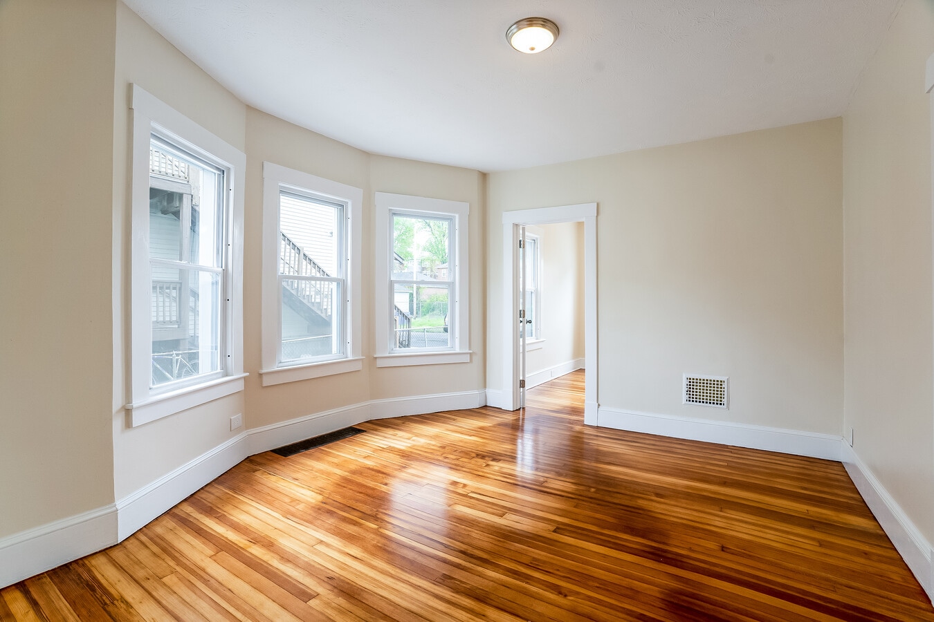 69 Flatbush Ave, Hartford 06106 UK