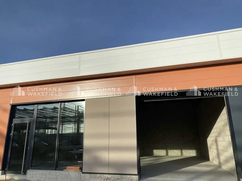 Light Industrial in Ostwald to rent - Building Photo - Image 3 of 10