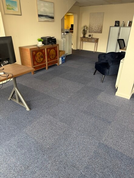 1492-1494 London Rd, Leigh On Sea to rent - Interior Photo - Image 1 of 4