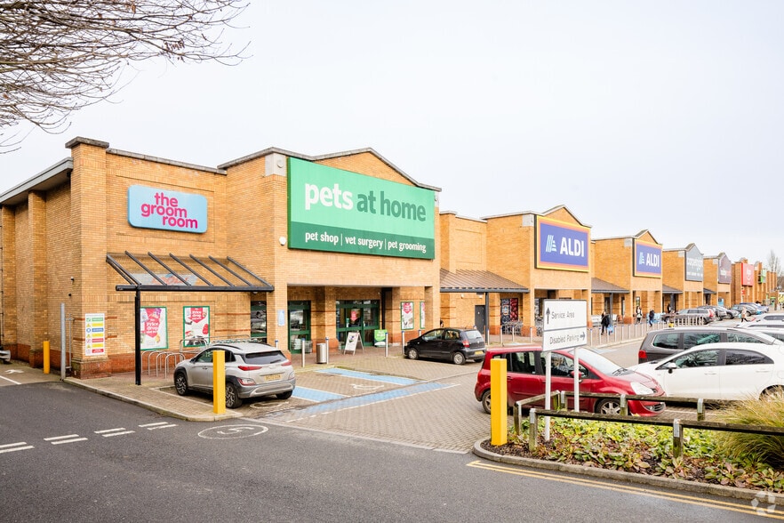 151 Oriental Rd, Woking for sale - Primary Photo - Image 1 of 1