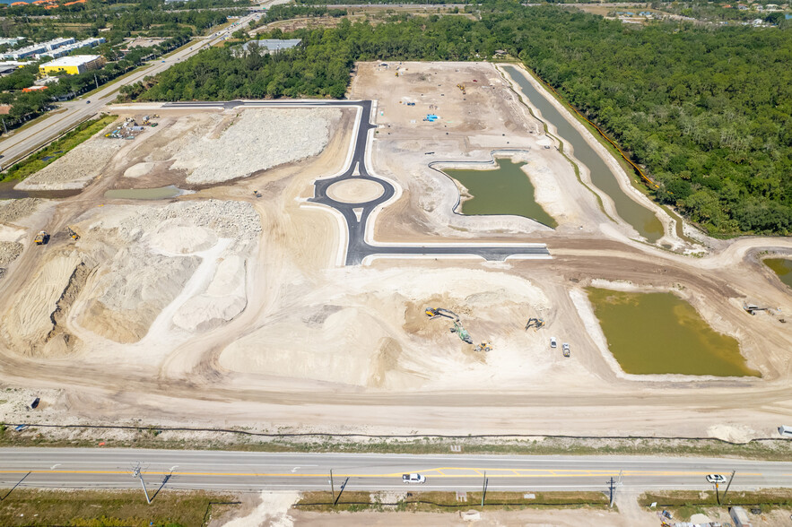 13000 SE Bonita Beach Rd, Bonita Springs, FL for rent - Construction Photo - Image 3 of 5