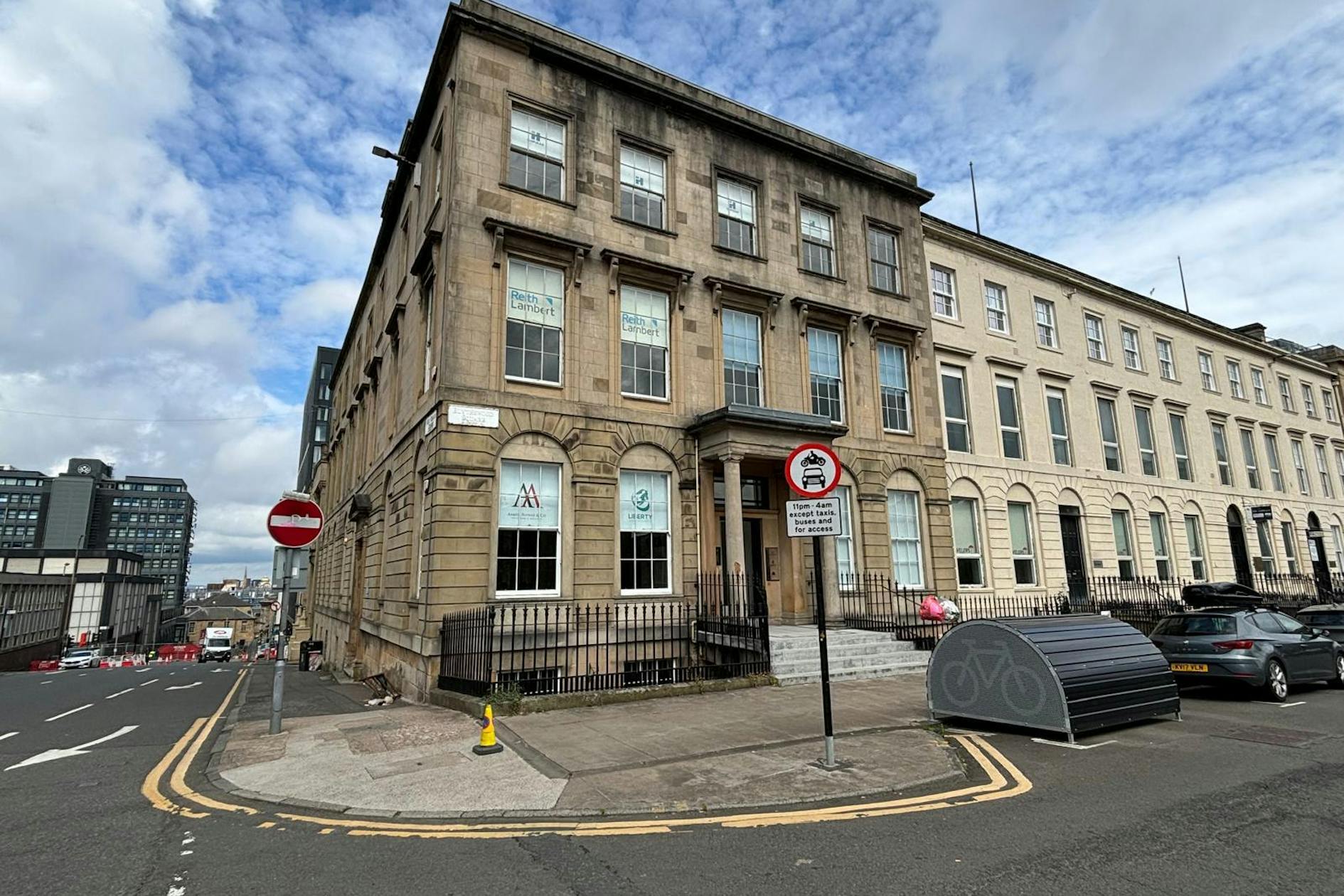 21 Blythswood Sq, Glasgow to rent Building Photo- Image 1 of 4