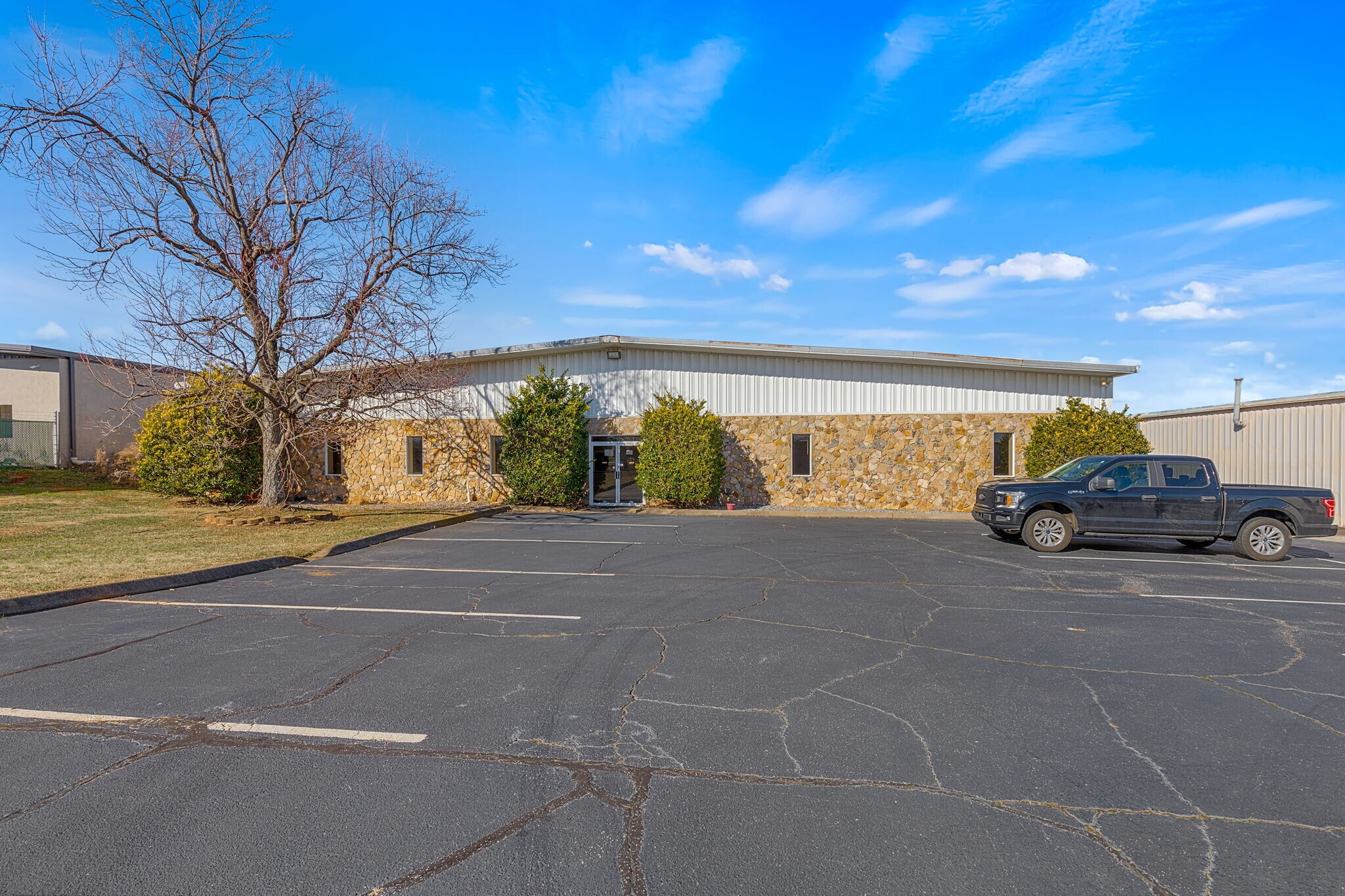 113 Southwest Dr, Spartanburg, SC for sale Primary Photo- Image 1 of 1