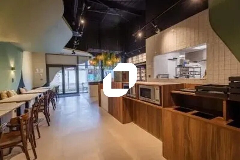 Retail in Mérignac to rent - Interior Photo - Image 3 of 3