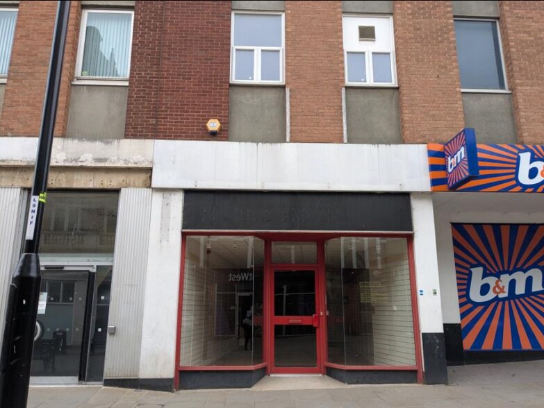 9 Market St, Wellingborough to rent - Primary Photo - Image 1 of 1