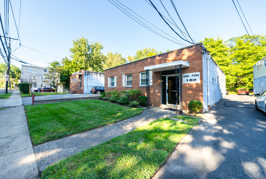 182 Saddle River Rd, Saddle Brook, NJ for sale - Primary Photo - Image 1 of 1