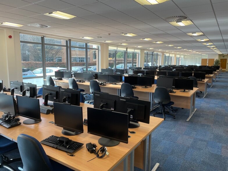 5 Seaward Pl, Glasgow to rent - Building Photo - Image 2 of 5