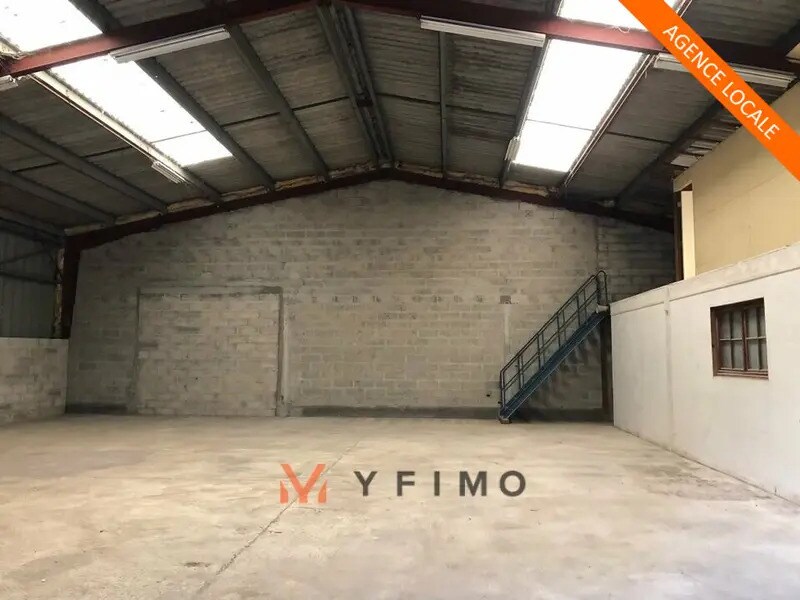 Light Industrial in Épône for sale Interior Photo- Image 1 of 6