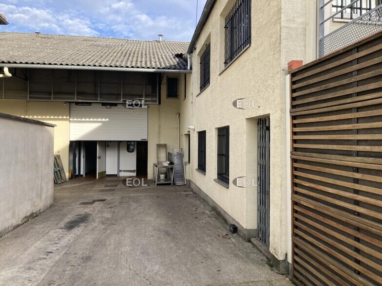 Light Industrial in Villejuif for sale - Building Photo - Image 1 of 16