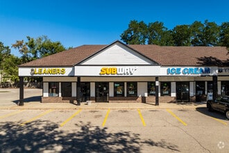 40-60 W Terra Cotta Ave, Crystal Lake, IL for rent Building Photo- Image 1 of 5