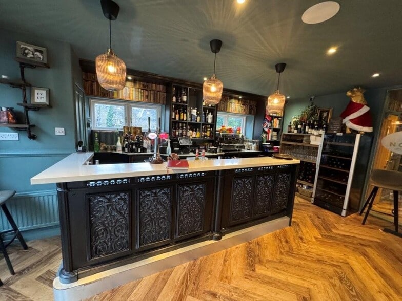 22A North Rd, Huddersfield for sale - Interior Photo - Image 3 of 6