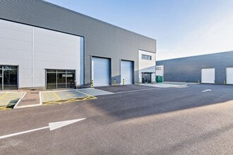 Hall Ave, Ashford to rent Building Photo- Image 2 of 23