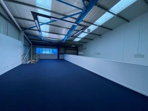 60 Cox Ln, Chessington to rent Building Photo- Image 2 of 4