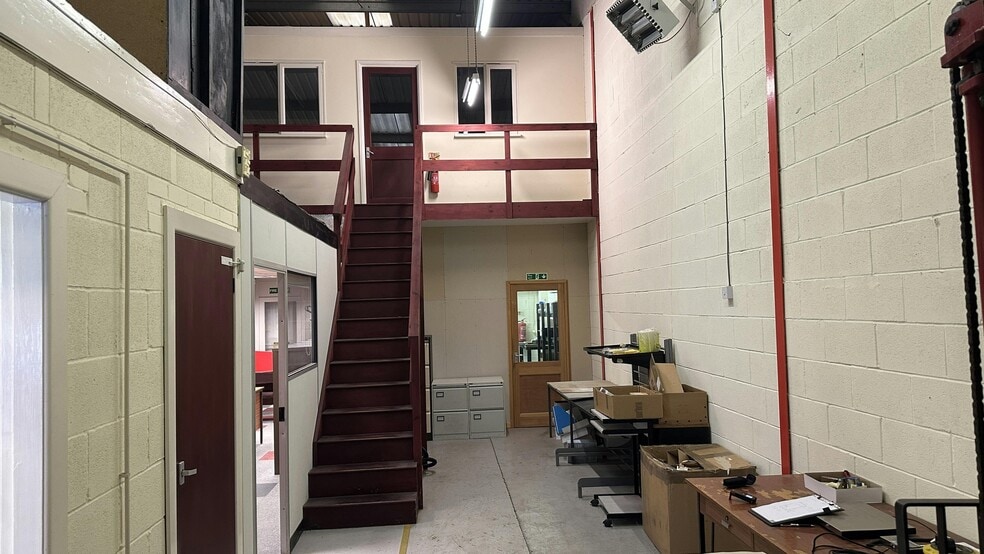 Hawkes Dr, Warwick to rent - Building Photo - Image 3 of 11