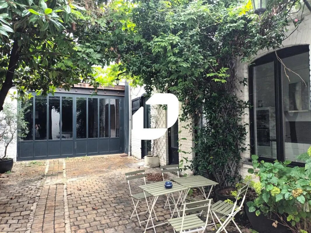 Office in Lille for sale Building Photo- Image 1 of 13