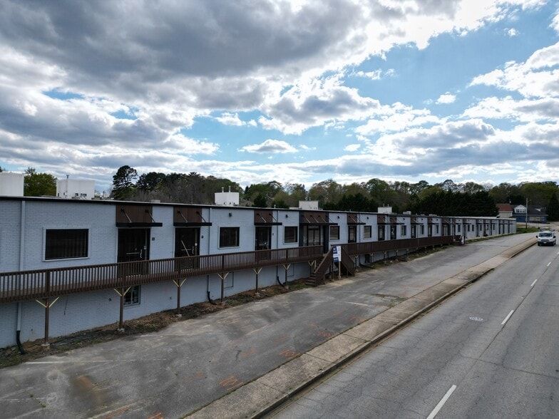 900 E Main St, Easley, SC to rent - Building Photo - Image 3 of 19